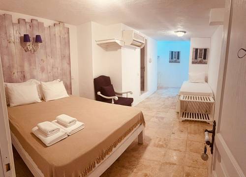 turkey/izmir/cesme/peraalacati40313c4f.jpg