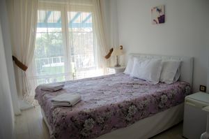 turkey/izmir/cesme/pervinhanimkonagi100b3a82.jpg