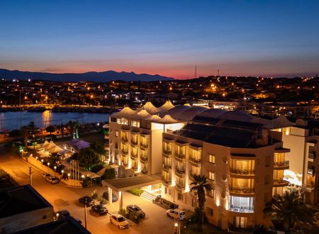 turkey/izmir/cesme/sisusmarinabf3877c3.jpg