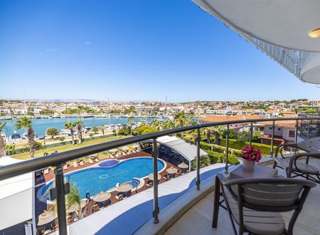 turkey/izmir/cesme/sisusmarinada428d31.jpg