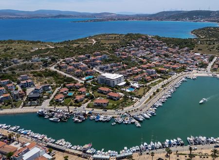 turkey/izmir/cesme/sisusmarinaf1e86691.jpg