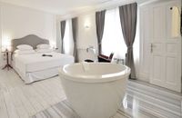 Senior Suite