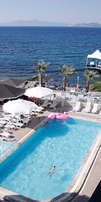Club Rose Bay Hotel