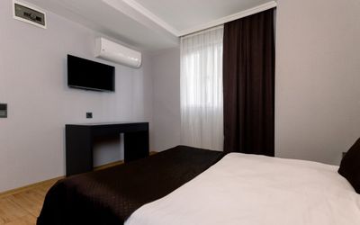 Trio Hotel Airport · 4