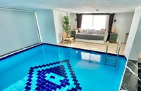 ديلوكس - غرفة حمام سباحة