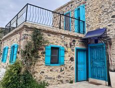 Teraslı Rum Evi
