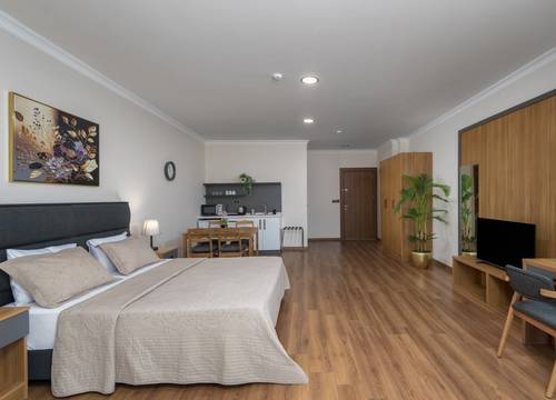 turkey/izmir/karsiyaka/shbusiness5669002f.jpg