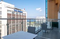 Balkonlu Deniz Manzaralı Oda