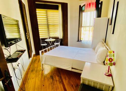 turkey/izmir/konak/pastorhistoricalaparthotelthegulfofizmir5e4bd2a3.jpg