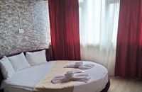 1+1  JAKUZILI TERAS SUITI