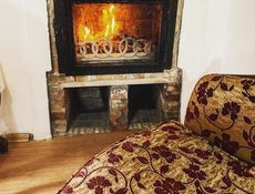 Room With Fireplace - Zeus