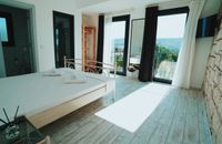Chrysant (suite met zwembadzicht)