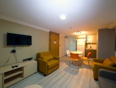 Ekonomik Suit Oda (Yarı Bodrum)