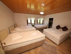 Geräumiges Zimmer (6 Personen)