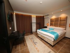 KLEINES SUITE-ZIMMER