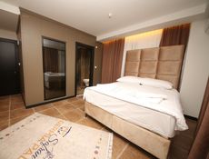 LUXURIÖSES KLEINES SUITE-ZIMMER