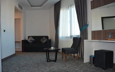 Winter City Hotel · 5