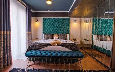 Moonday Hotel · 2