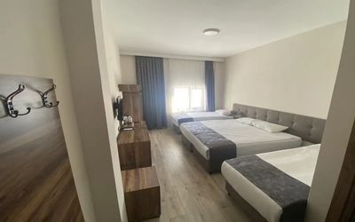 Zümrüt Palas Otel · 3