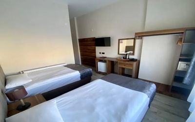 Zümrüt Palas Otel · 4