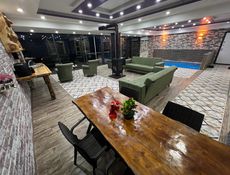 havuzlu yer altı evi