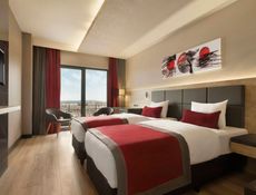 2 Twin Beds Room