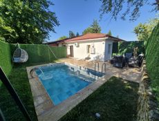 1+0 Private Garden Private Pool Room