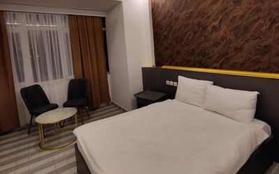 Expert Hotel · 4
