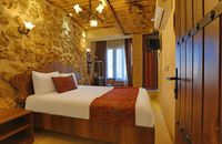 Zaferan Room