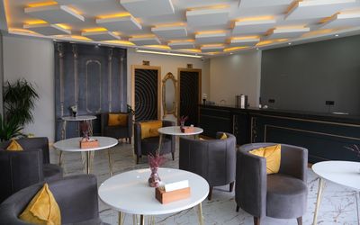 Dorel The Hotel · 4