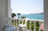 Chambre avec vue sur la mer et balcon