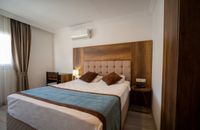 Luxury Room - Land View