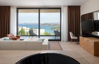 Deluxe Seaview With Sofa
