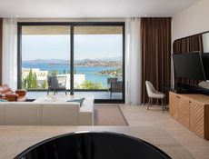 Deluxe Seaview With Sofa