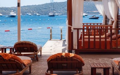 Mavi Otel · 5
