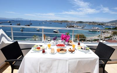 Mia Hill Suites Hotel · 5