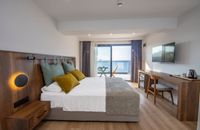 Deluxe Room with Balcony and Sea View