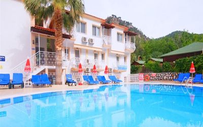Karbel Beach Hotel · 4