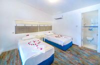 Çift Yataklı Deniz Manzaralı Deluxe Oda