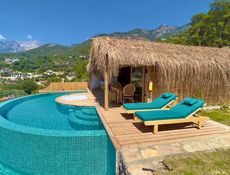 Ihlamur ( Sea View, Private Pool And Jacuzzi )