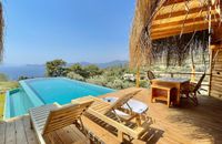 ZEYTİN ( FULL SEA VIEW, PRIVATE POOL AND JACUZZI )