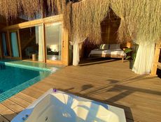 ANEMON (VOLLER MEERBLICK, BEHEIZTER POOL 30°C NOVEMBER BIS APRIL UND JACUZZİ)