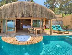 Zakkum ( Sea View, Private Pool And Jacuzzi )