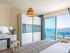 Deluxe Room with Sea View