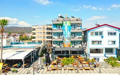 Yasemin Otel · 4