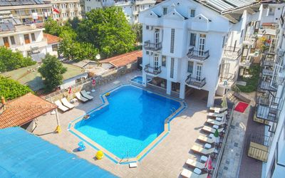 Yücel Hotel · 5