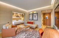 Göl Evi Havuza  Direkt Çıkışlı  Aile Odası