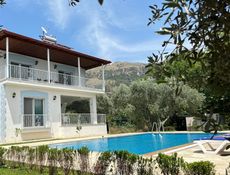 Sakarmeke Villa
