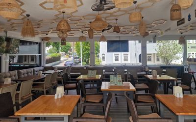 Yade Hotel · 4