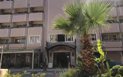 Zuhat Hotel · 3